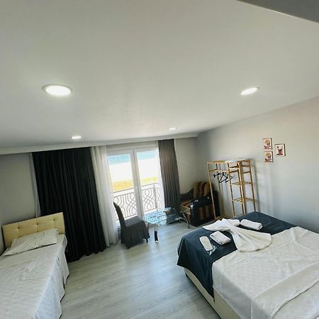 Holiday Beach Hotel Arnavutköy Kültér fotó