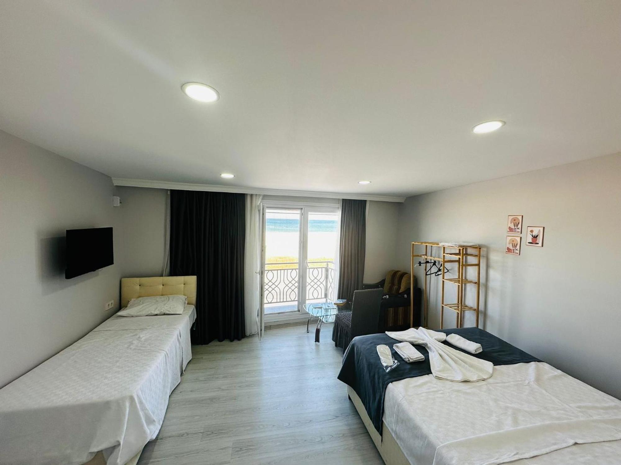Holiday Beach Hotel Arnavutköy Kültér fotó
